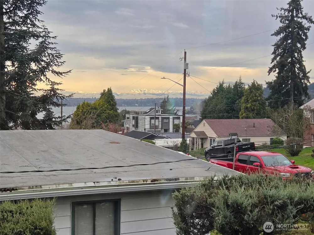 1011 28th Place Renton, WA 98056
