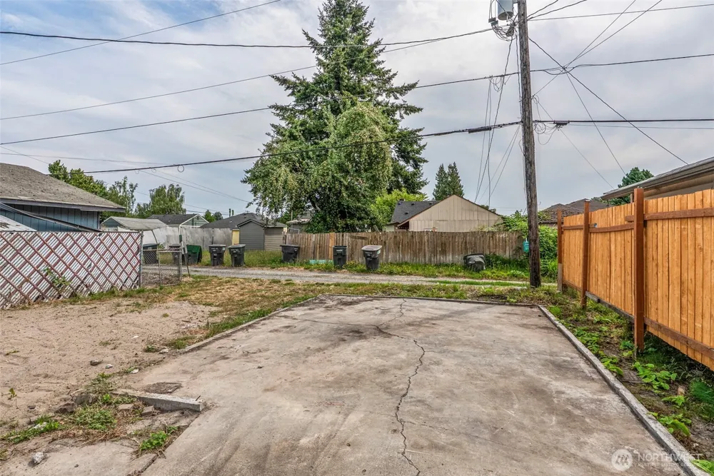 256 28th Avenue Longview, WA 98632