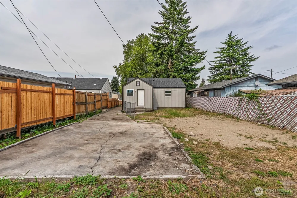 256 28th Avenue Longview, WA 98632
