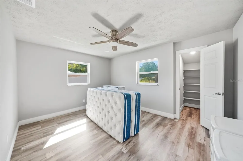 13536 LAKE MAGDALENE DRIVE Tampa, FL 33613