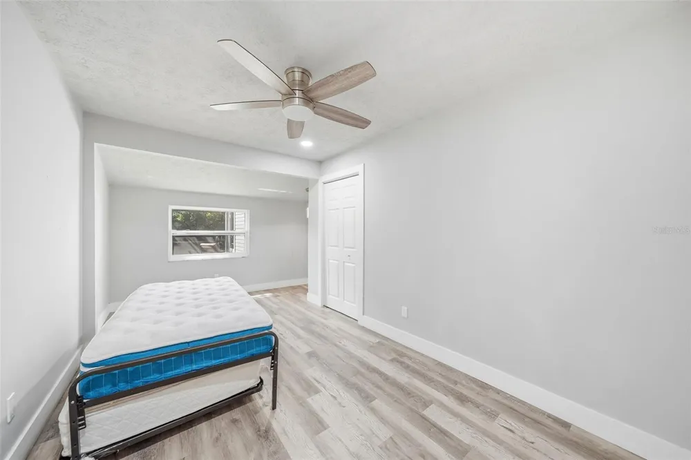 13536 LAKE MAGDALENE DRIVE Tampa, FL 33613