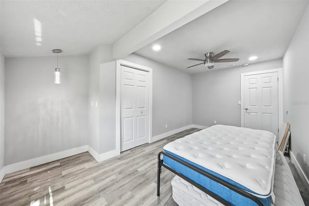 13536 LAKE MAGDALENE DRIVE Tampa, FL 33613