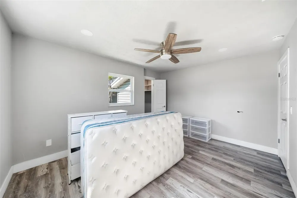 13536 LAKE MAGDALENE DRIVE Tampa, FL 33613