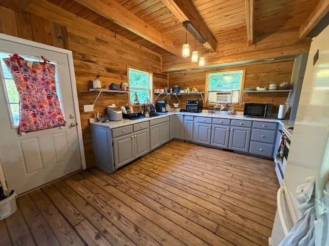 6572 Hassell Creek Rd Lyles, TN 37098