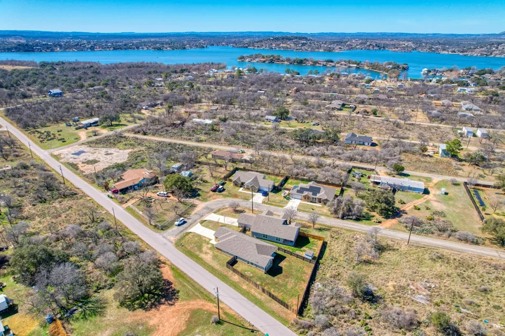 1516 Stonecrests Drive Granite Shoals, TX 78654
