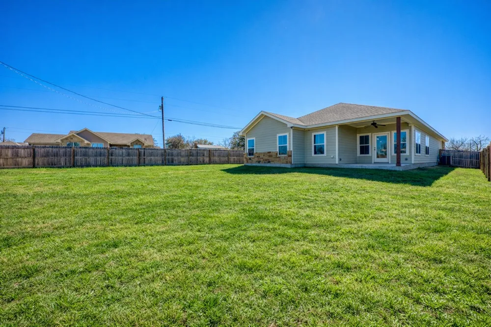 1516 Stonecrests Drive Granite Shoals, TX 78654