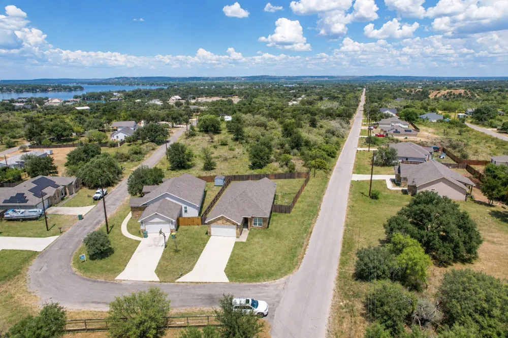 1516 Stonecrests Drive Granite Shoals, TX 78654