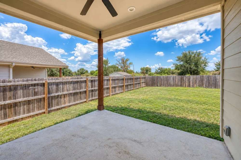 1516 Stonecrests Drive Granite Shoals, TX 78654