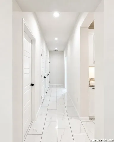 100 TIMBER RDG La Vernia, TX 78121