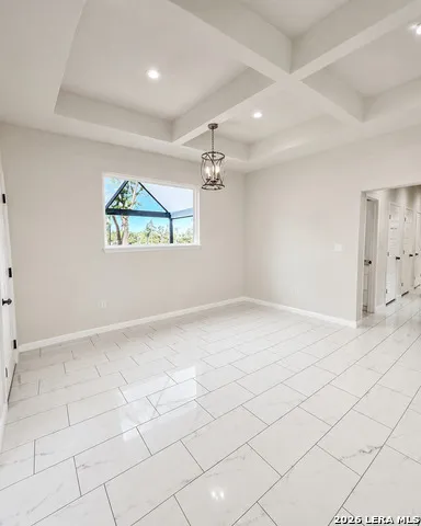 100 TIMBER RDG La Vernia, TX 78121