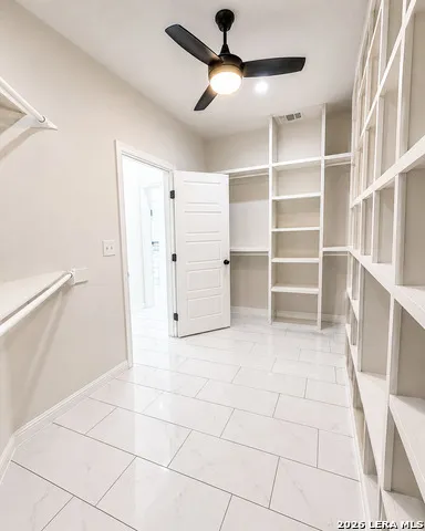 100 TIMBER RDG La Vernia, TX 78121
