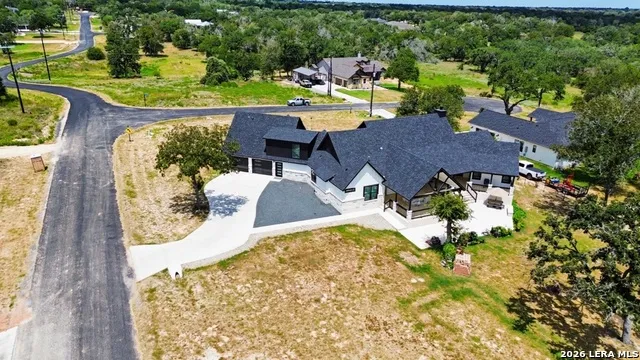 100 TIMBER RDG La Vernia, TX 78121