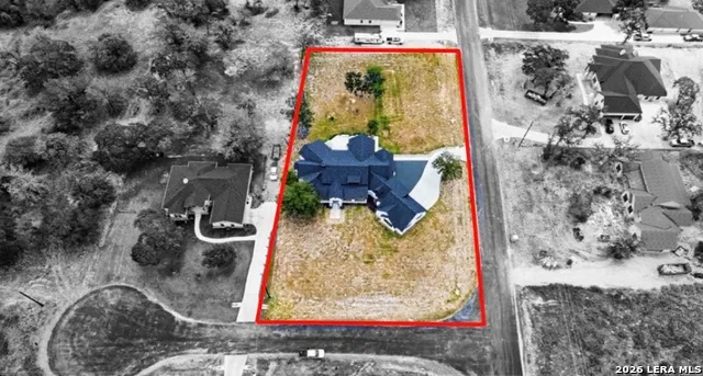 100 TIMBER RDG La Vernia, TX 78121