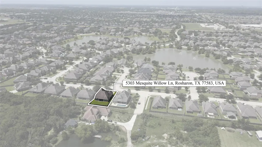 5303 Mesquite Willow Lane Rosharon, TX 77583