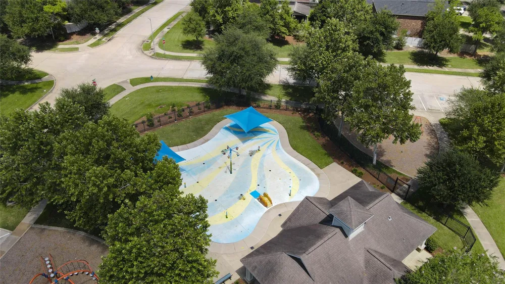 5303 Mesquite Willow Lane Rosharon, TX 77583