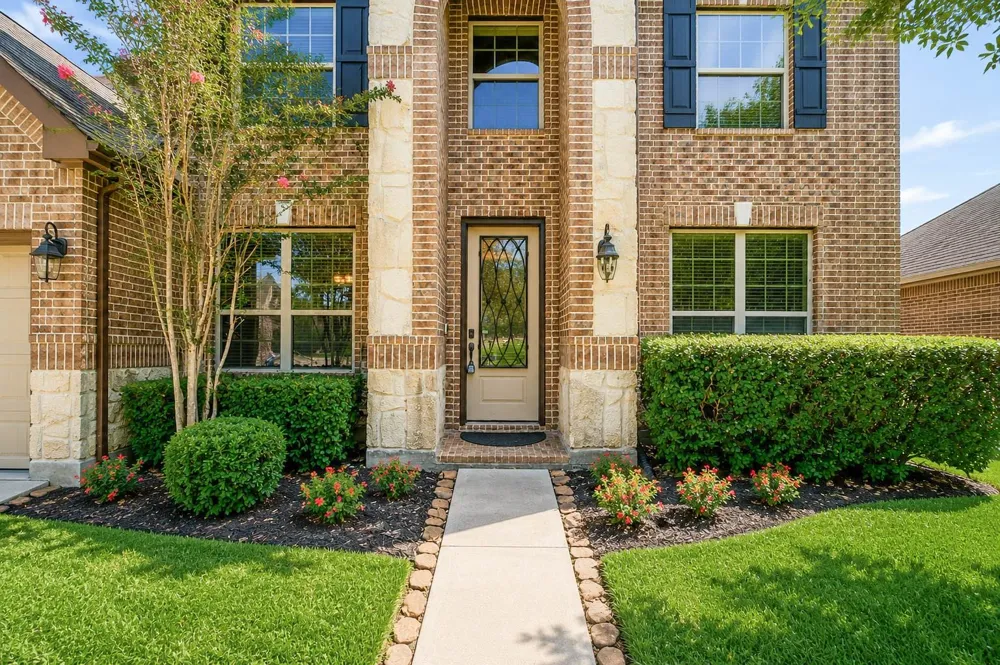 5303 Mesquite Willow Lane Rosharon, TX 77583