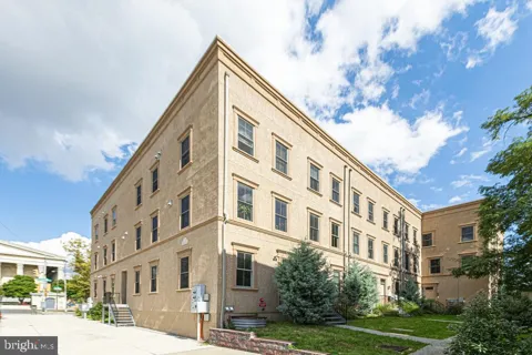 2012 W GIRARD AVENUE #UNIT 13B