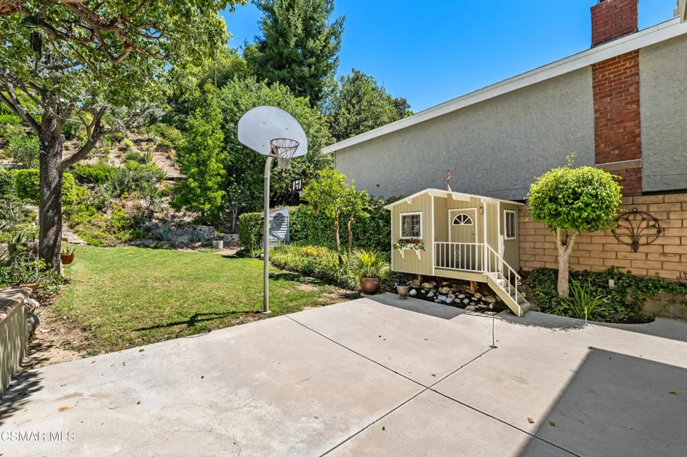 4130 Towhee Drive Calabasas, CA 91302