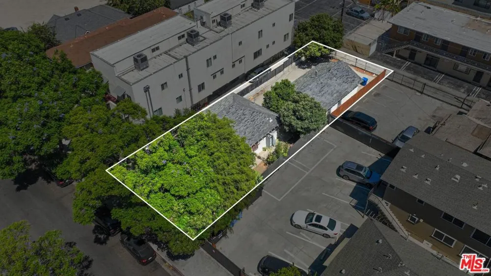 3042 Royal Street Los Angeles, CA 90007