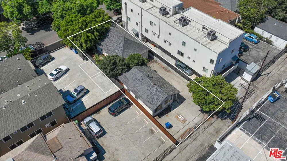 3042 Royal Street Los Angeles, CA 90007
