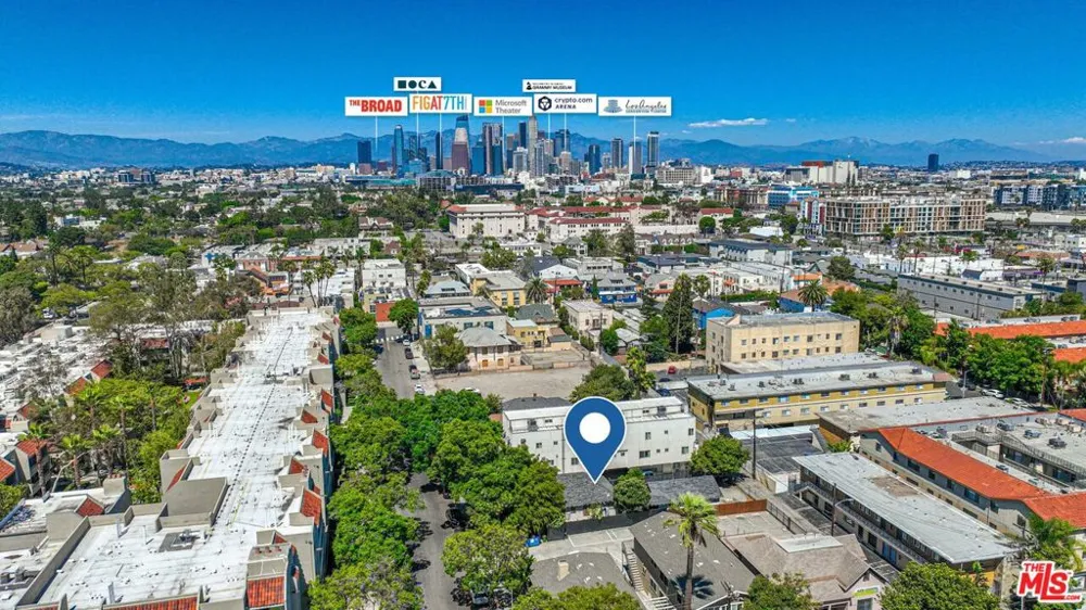 3042 Royal Street Los Angeles, CA 90007