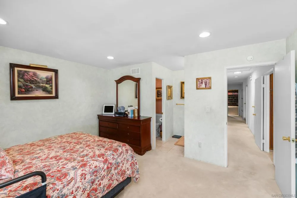 6623 Hemingway Dr San Diego, CA 92120