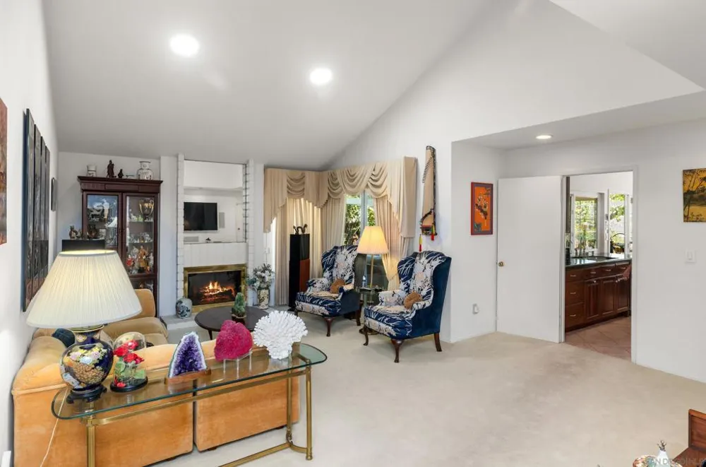 6623 Hemingway Dr San Diego, CA 92120