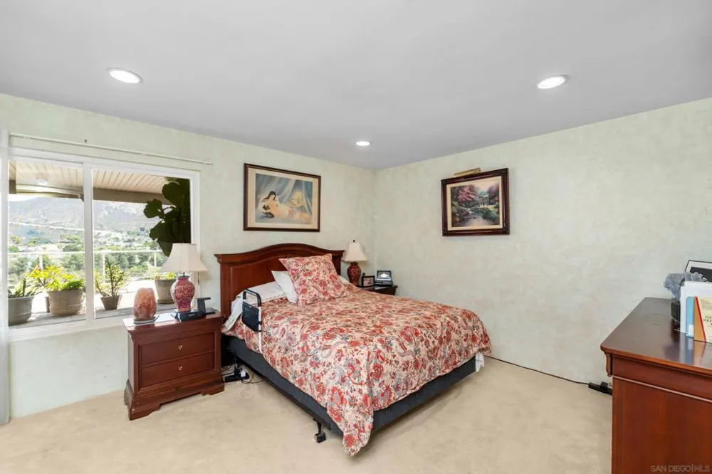 6623 Hemingway Dr San Diego, CA 92120