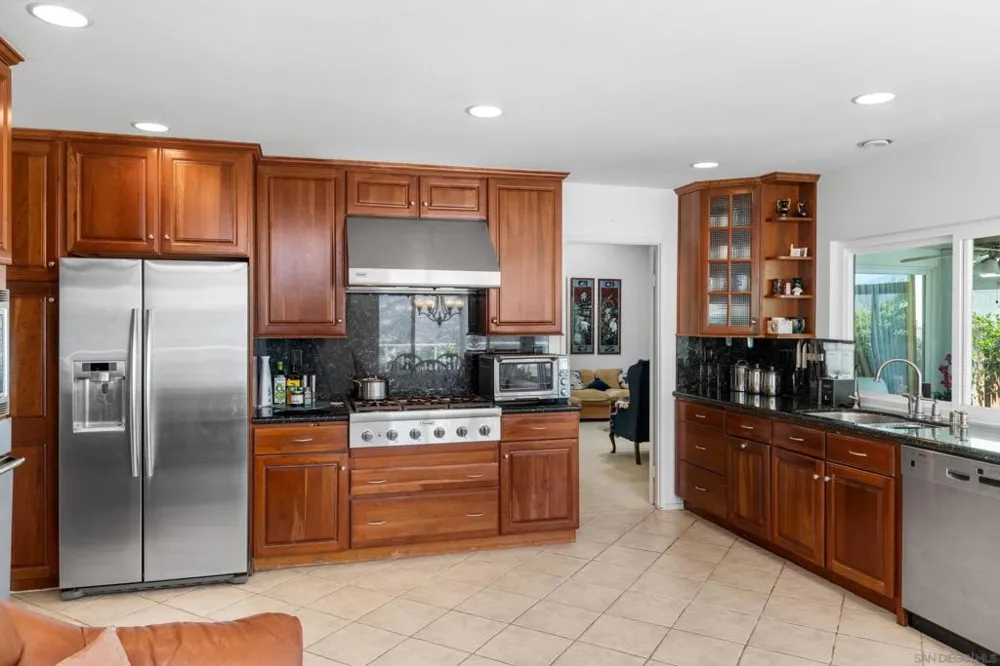 6623 Hemingway Dr San Diego, CA 92120