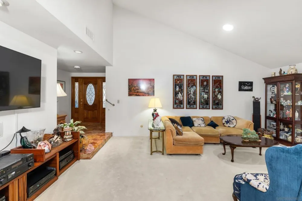 6623 Hemingway Dr San Diego, CA 92120