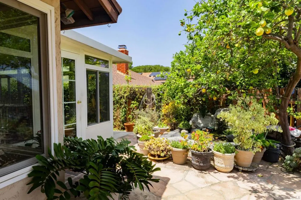 6623 Hemingway Dr San Diego, CA 92120