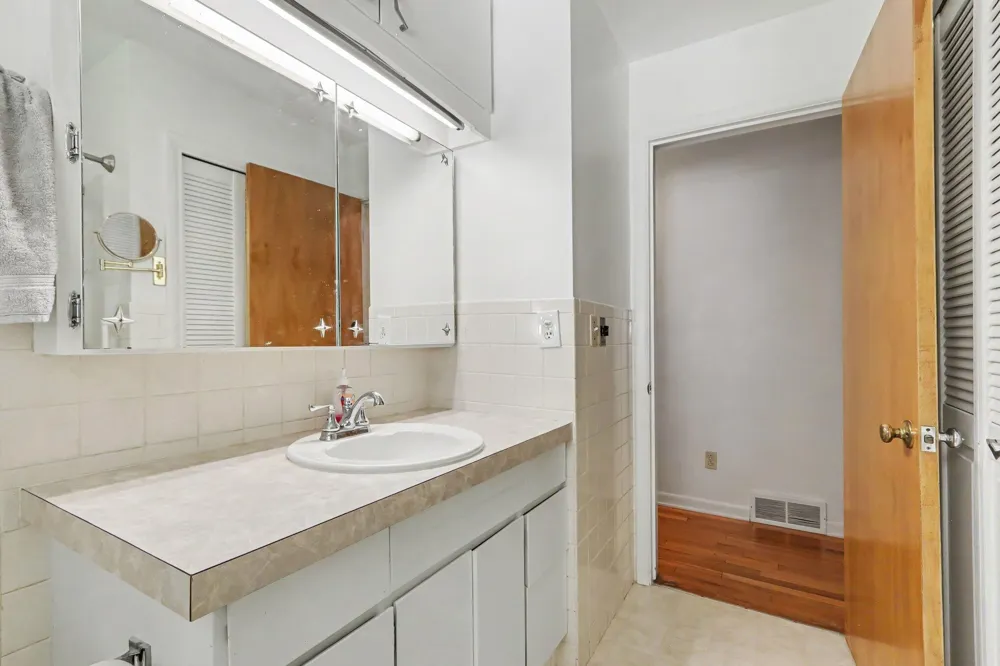 1830 River Street Kalamazoo, MI 49048