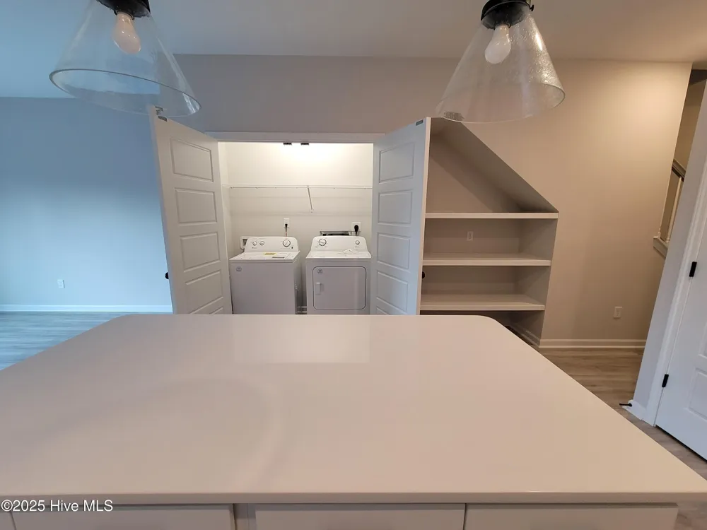 8381 Paramount Point Winnabow, NC 28479