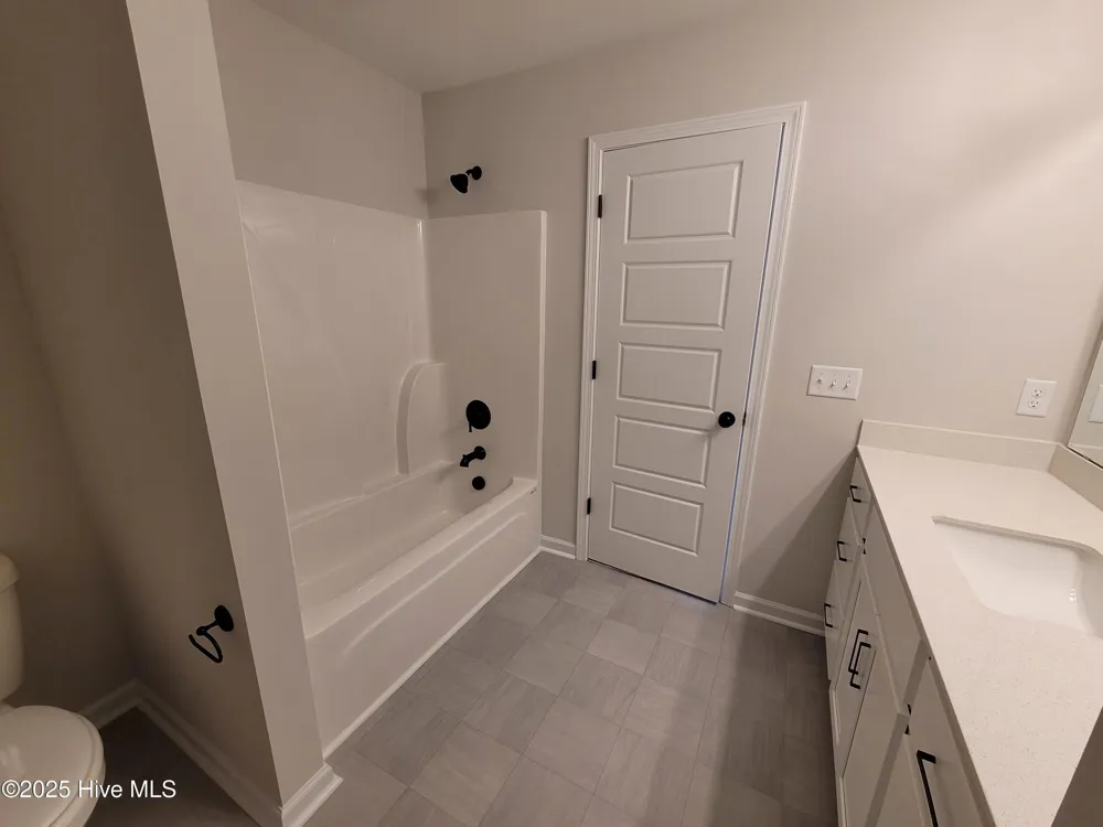 8381 Paramount Point Winnabow, NC 28479