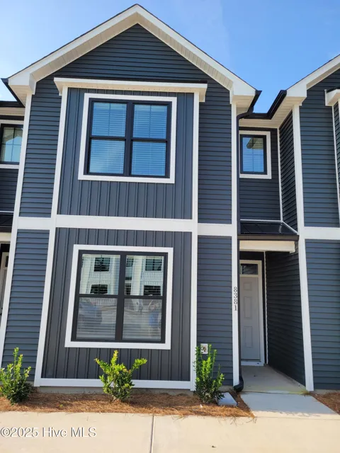 8381 Paramount Point