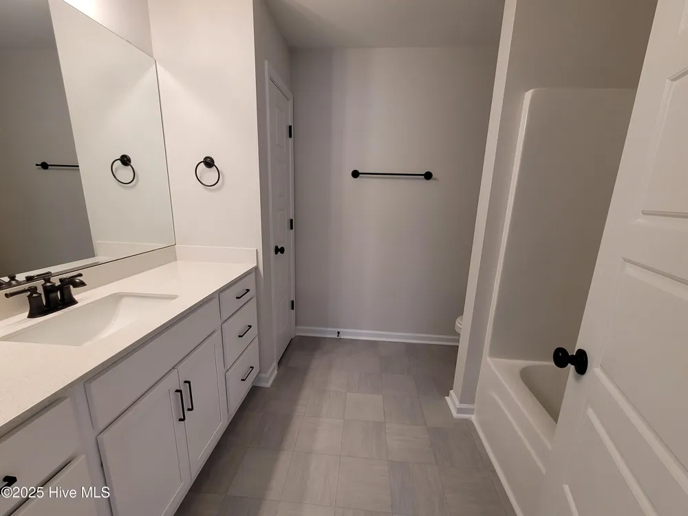 8381 Paramount Point Winnabow, NC 28479