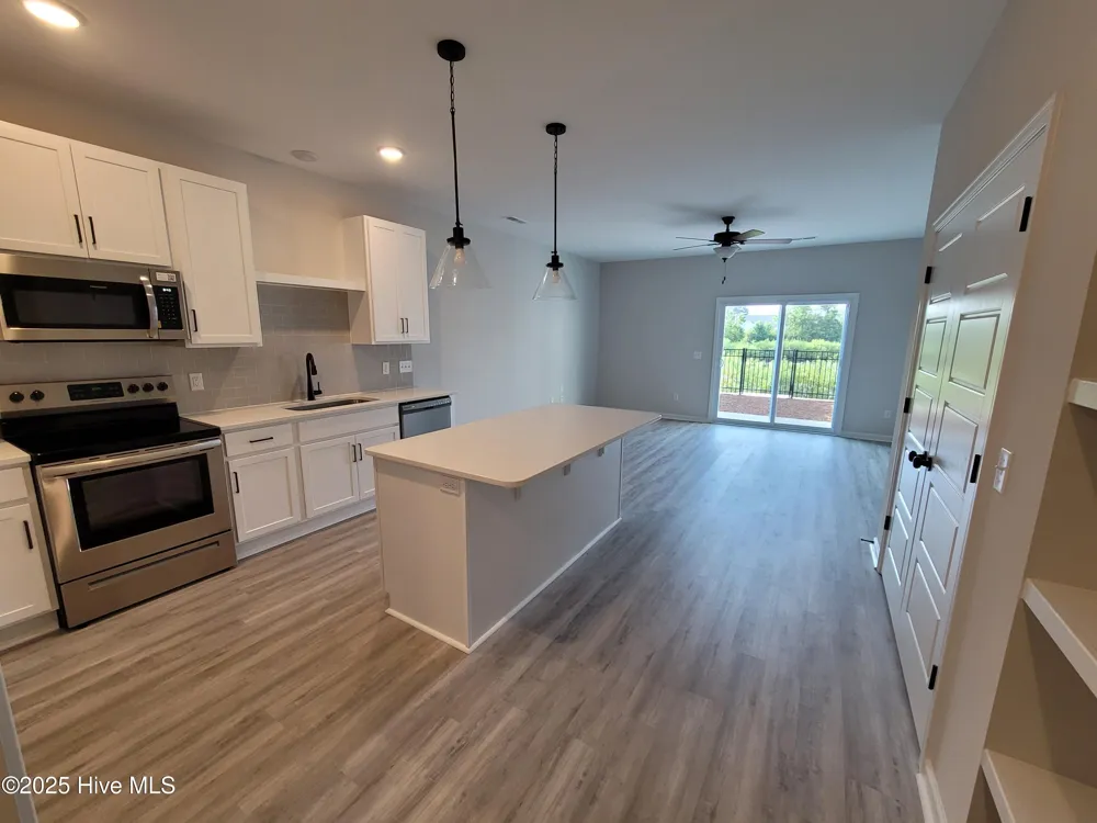 8381 Paramount Point Winnabow, NC 28479