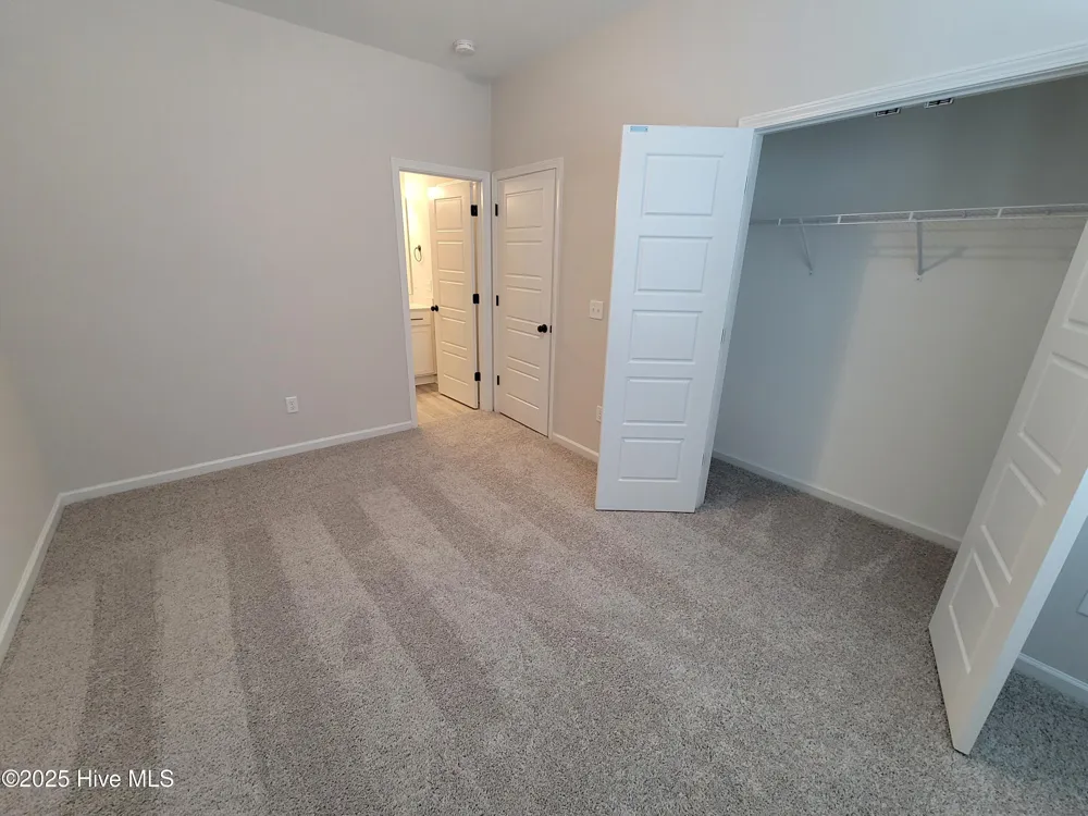 8381 Paramount Point Winnabow, NC 28479