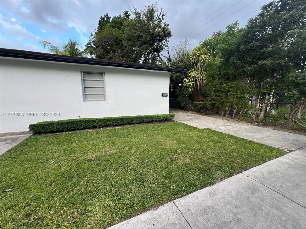 3102 SW 10th St #3104A Miami, FL 33135