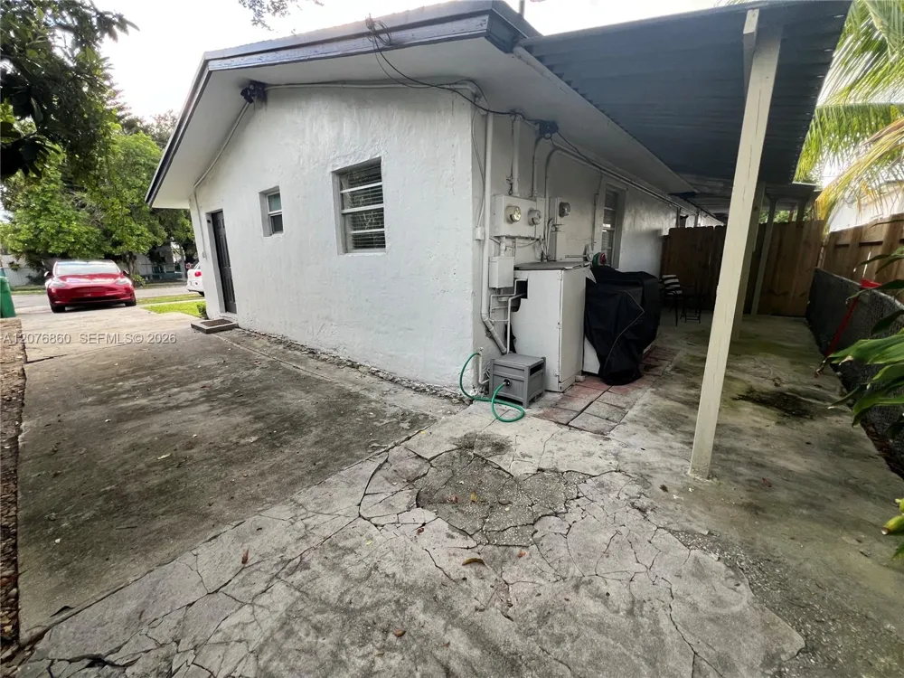 3102 SW 10th St #3104A Miami, FL 33135