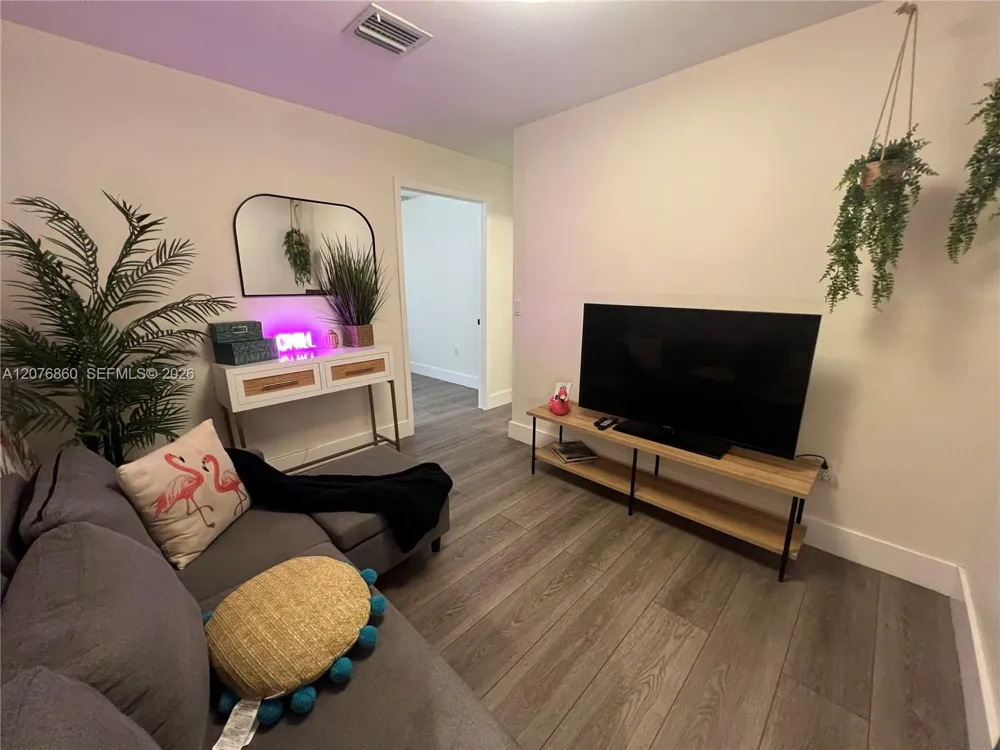 3102 SW 10th St #3104A Miami, FL 33135