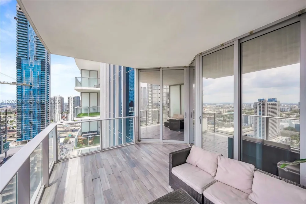 851 NE 1st Ave #2408 Miami, FL 33132