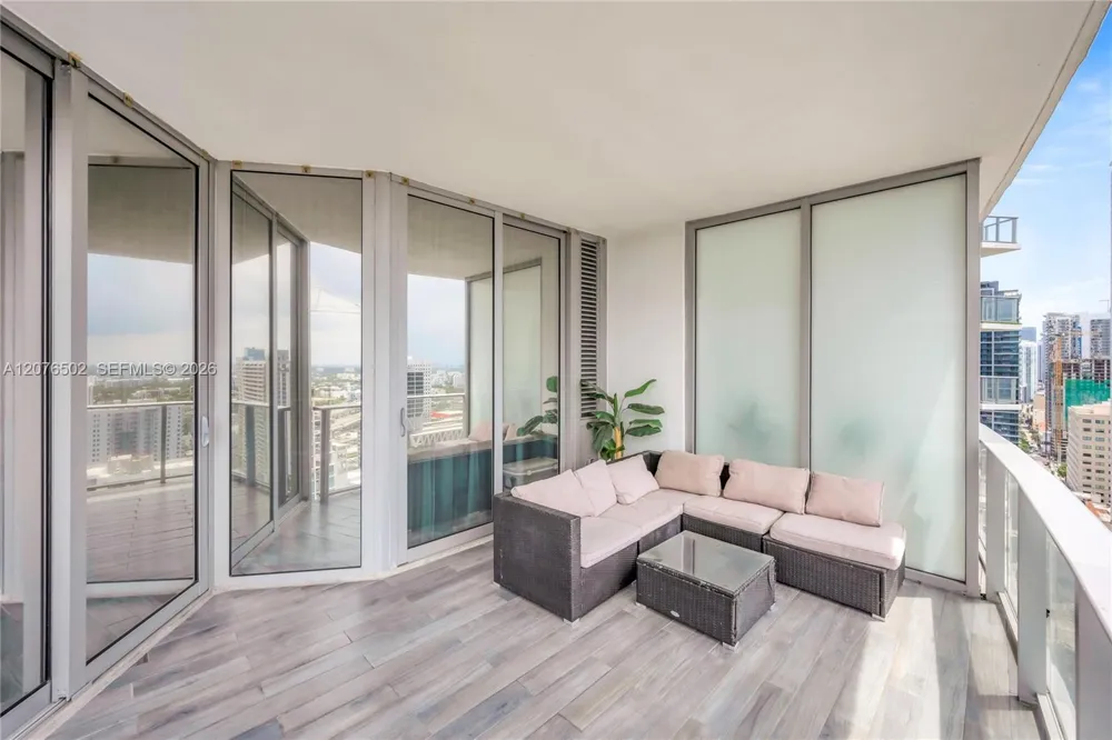 851 NE 1st Ave #2408 Miami, FL 33132