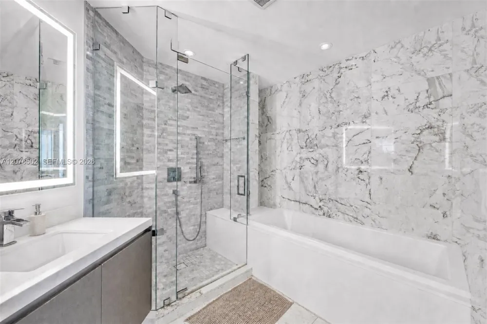 851 NE 1st Ave #2408 Miami, FL 33132