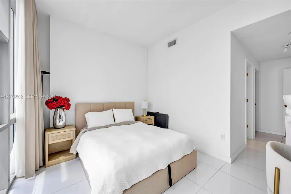 851 NE 1st Ave #2408 Miami, FL 33132