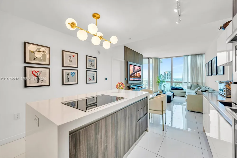 851 NE 1st Ave #2408 Miami, FL 33132