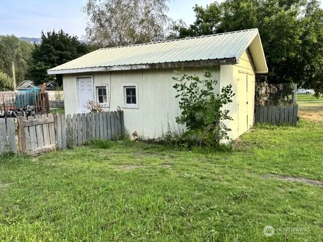 616 4th Street Oroville, WA 98844