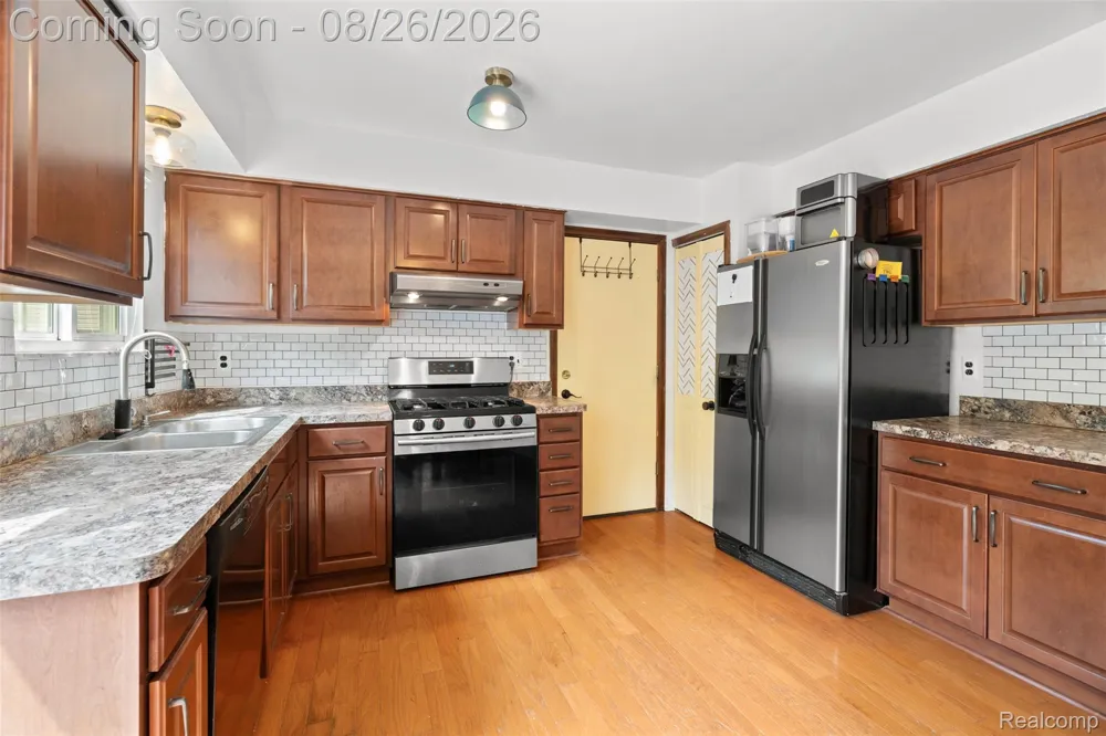 3757 Oxley Drive Troy City, MI 48083