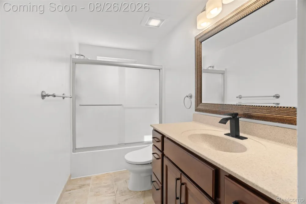 3757 Oxley Drive Troy City, MI 48083
