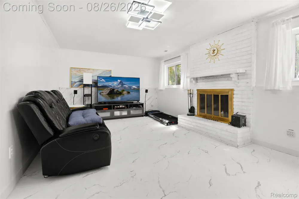 3757 Oxley Drive Troy City, MI 48083